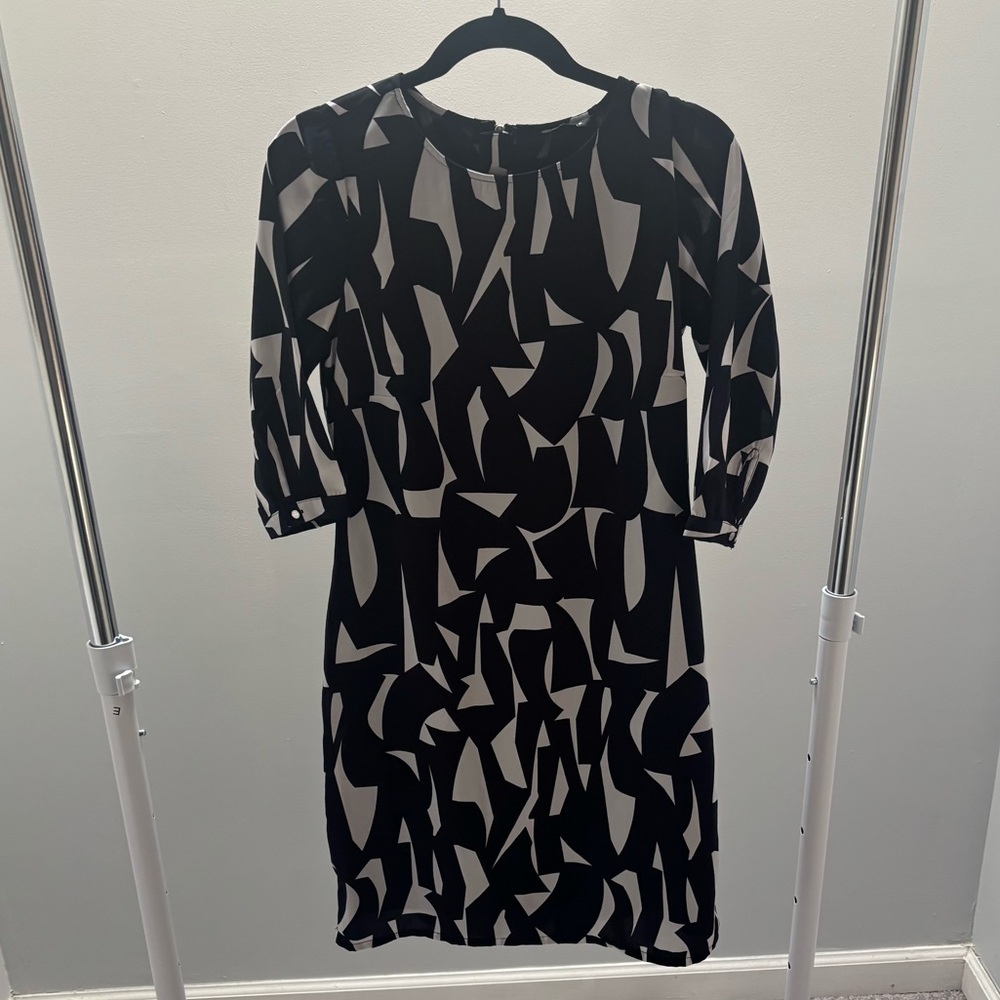 Wardrobe Black and White Abstract Print Shift Dress